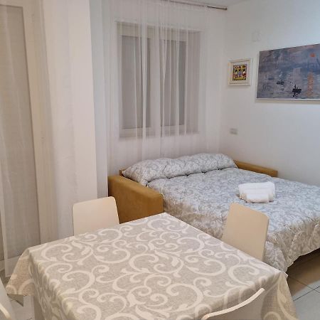 Casamare Alba Adriatica Frontemare Apartment Exterior foto