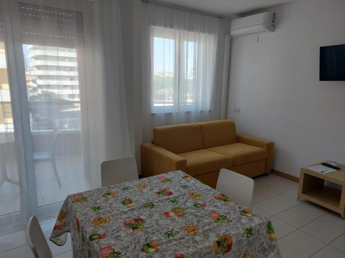 Casamare Alba Adriatica Frontemare Apartment Exterior foto